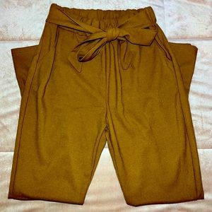 Paperbag Waist Dual Pocket Belted Skinny Pants